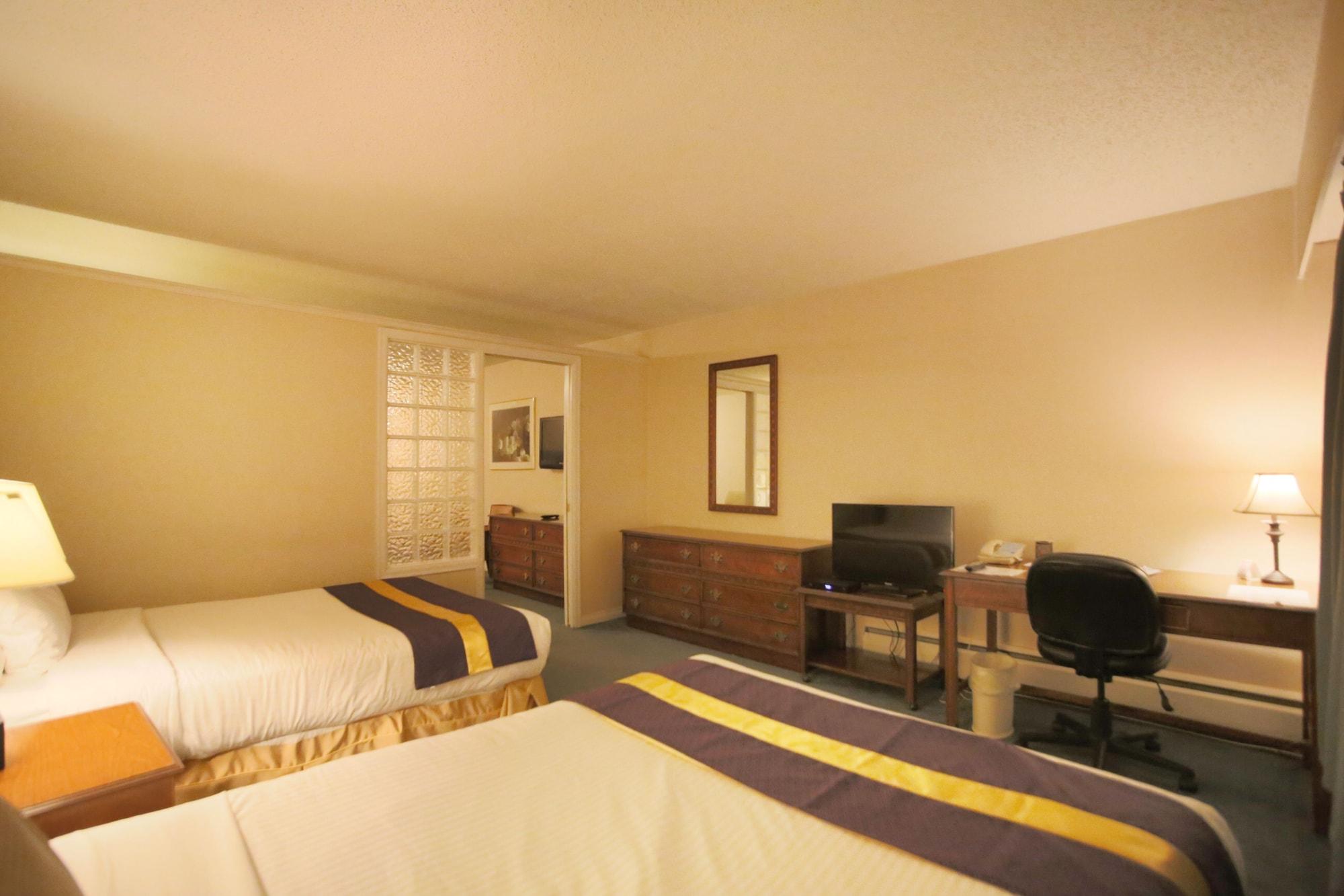 Howard Johnson By Wyndham