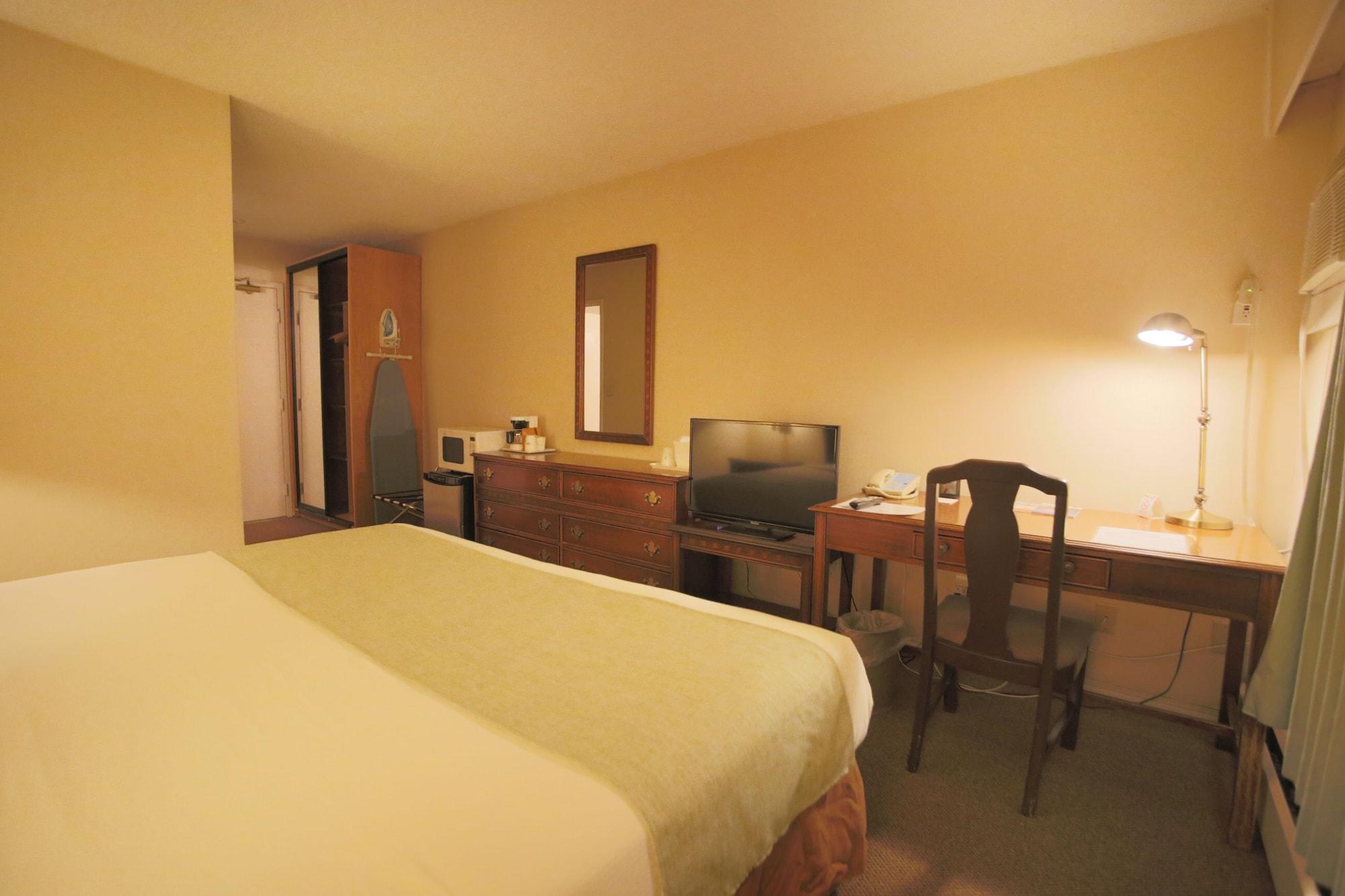 Howard Johnson By Wyndham