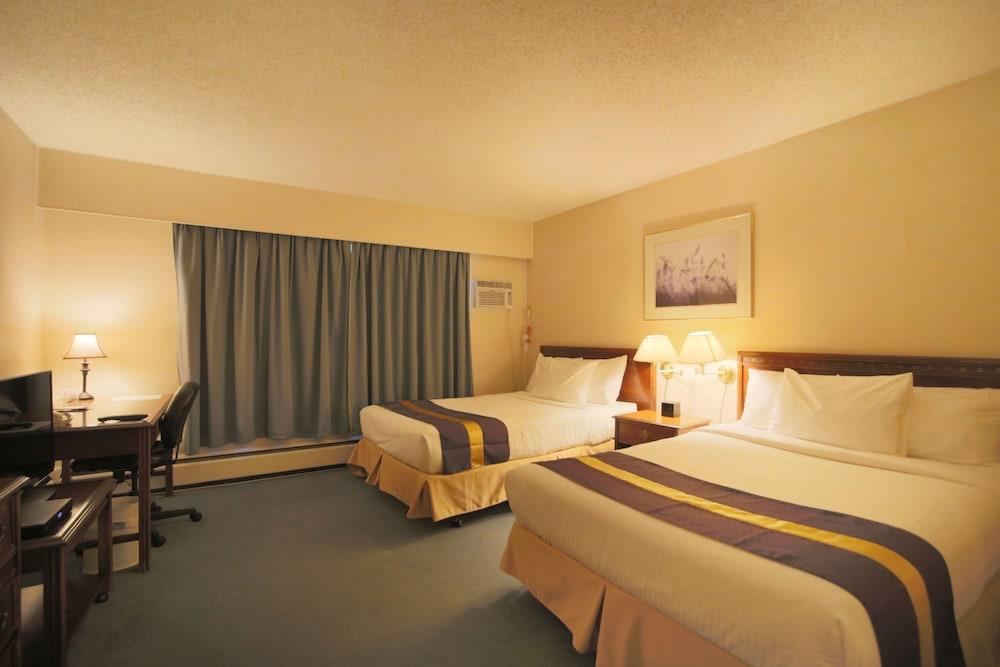 Hotel Howard Johnson By Wyndham 3*