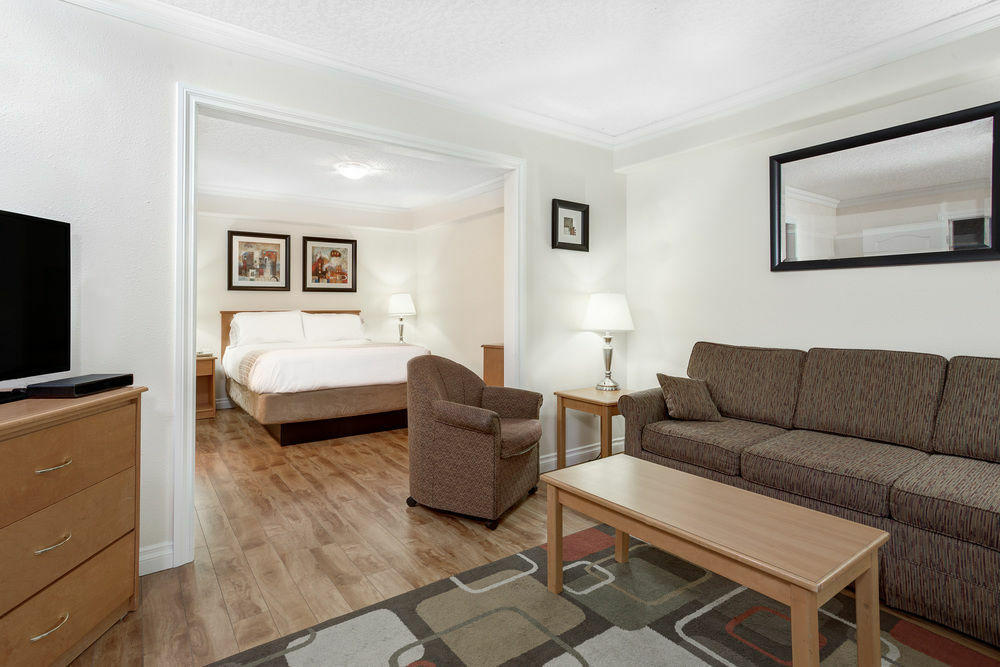 Howard Johnson By Wyndham Hotel Victoria