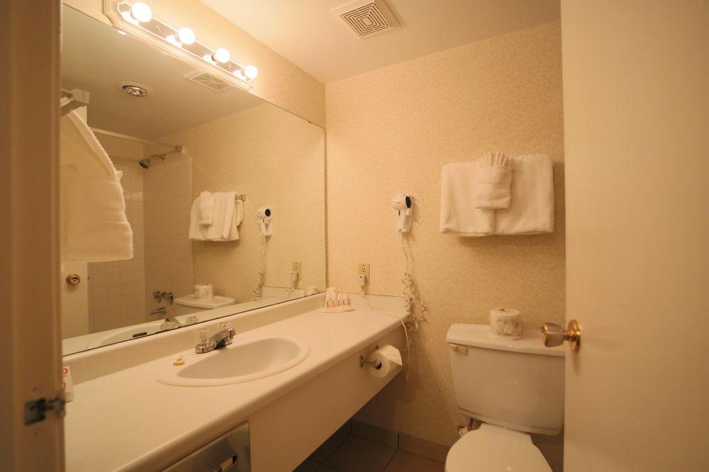 Hotel Howard Johnson By Wyndham Victoria