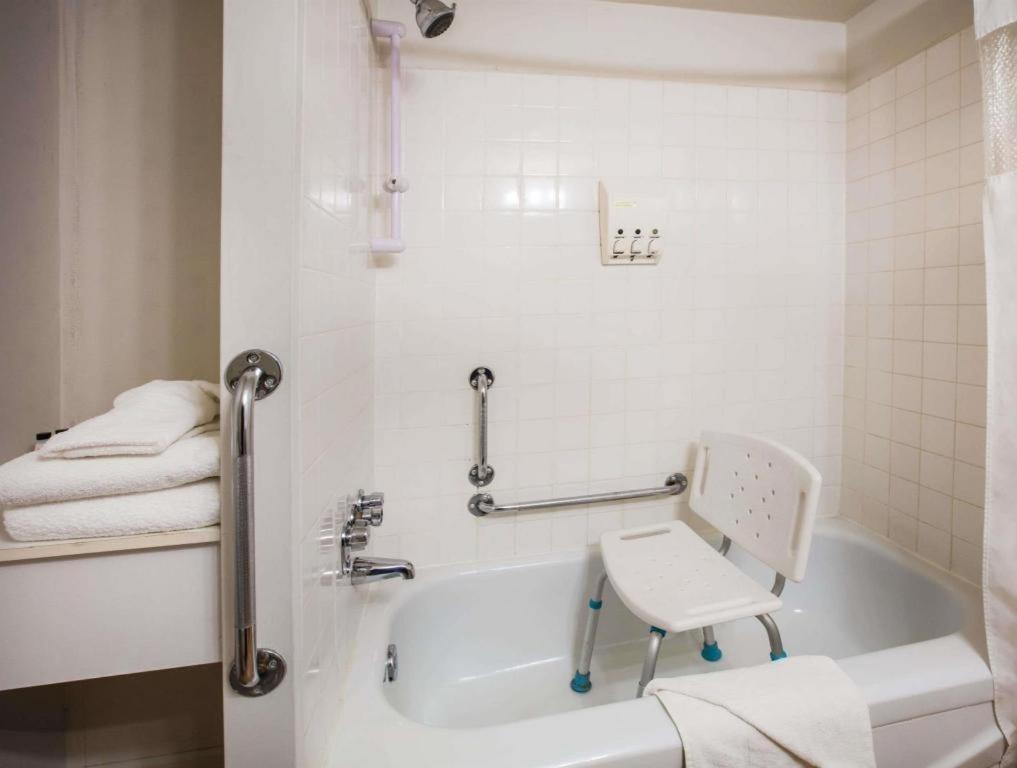 Hotel Howard Johnson By Wyndham 3*