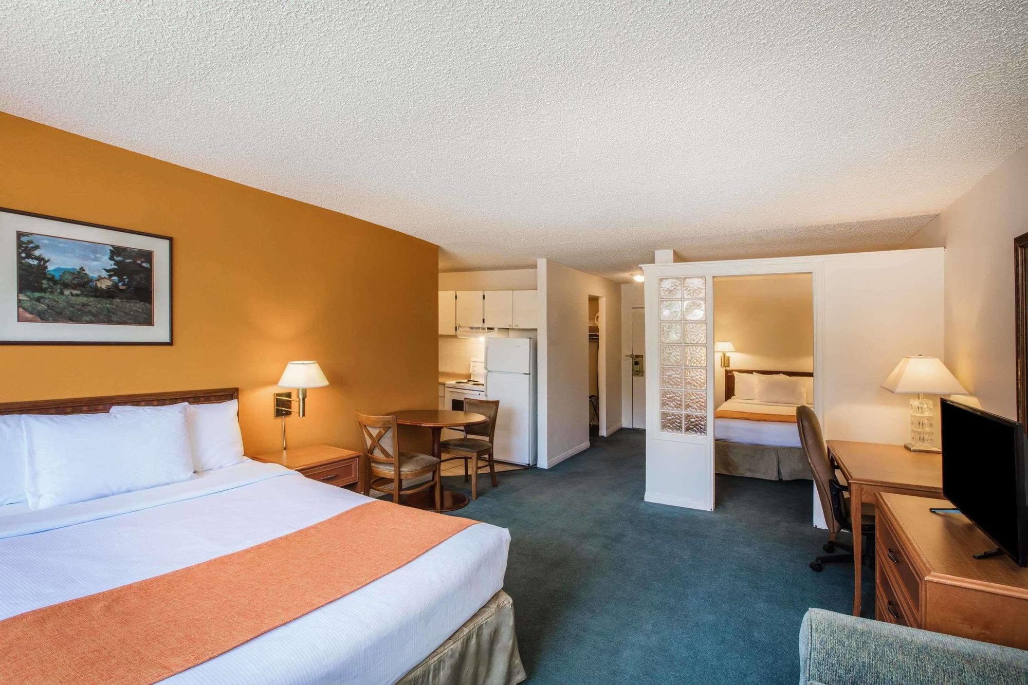 Howard Johnson By Wyndham Hotel 3*