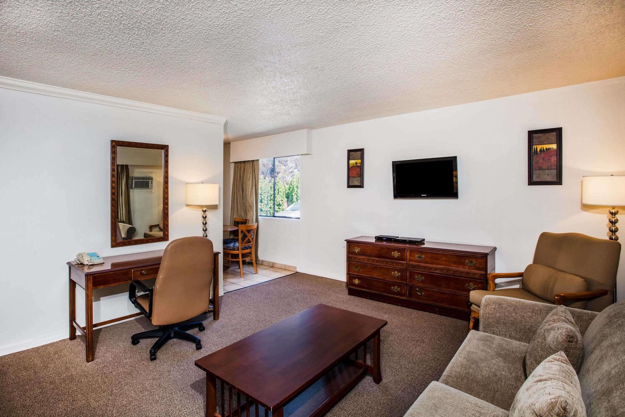 Hotel Howard Johnson By Wyndham 3*