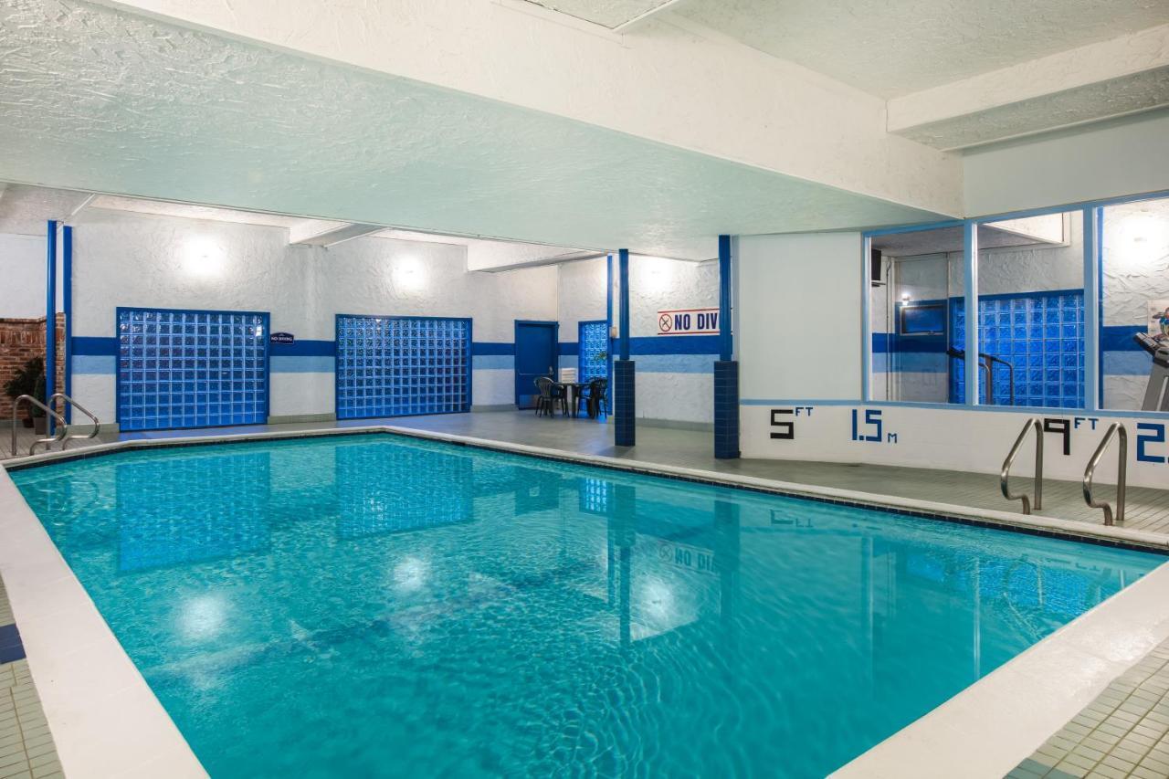 Howard Johnson By Wyndham Hotel